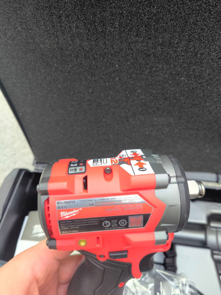 Milwaukee M12 FUEL™ 無碳刷 1/2" 強固型衝擊扳手(淨機） MILWAUKEE